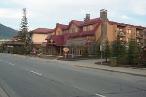 Banff-Prtarmigan Inn